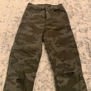 American Eagle camo green jeans